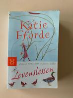 Levenslessen, Katie Fforde Julia leidde haar hele leven zoal, Ophalen of Verzenden, Gelezen