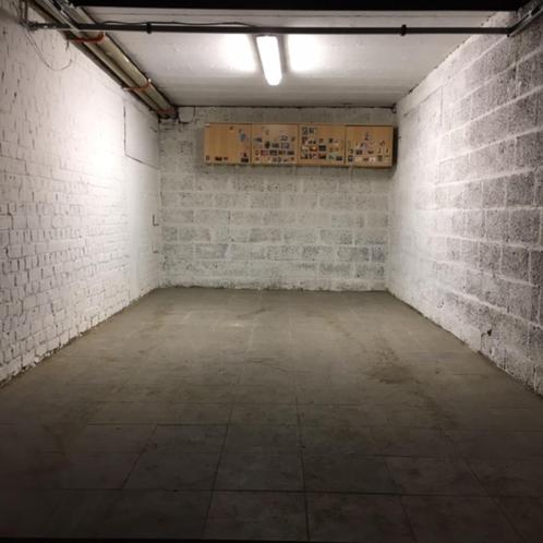 Deurne, ruime garagebox -1 met licht en elektr te huur, Immo, Garages en Parkeerplaatsen, Antwerpen (stad)