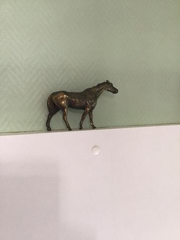 Mooi beeldje “paard” beschikbaar voor biedingen
