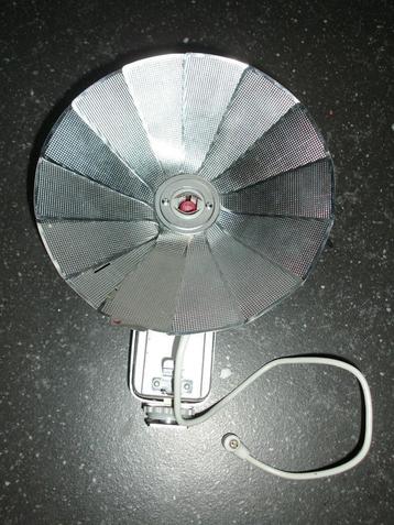 ONBERISPELIJKE FLASH ASTER beschikbaar voor biedingen