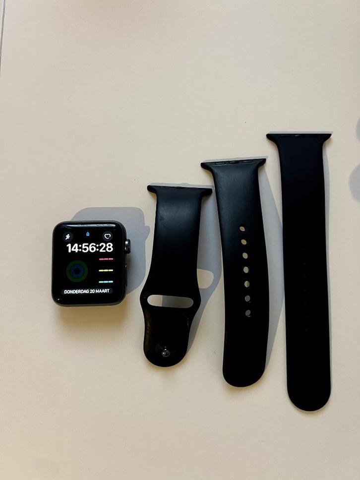 Apple Watch Series 3 GPS 42 mm (3e generatie), Handtassen en Accessoires, Smartwatches, Gebruikt, iOS, Zwart, Afstand, Calorieverbanding
