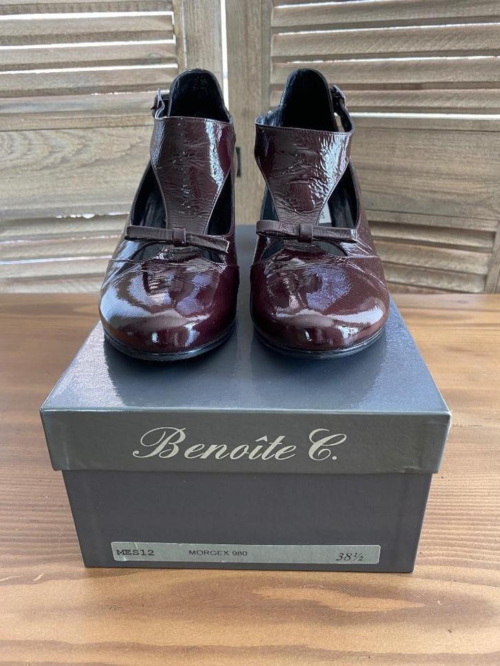 Benoîte C. laklederen pumps met enkelbandje, bordeaux, 38,5, Kleding | Dames, Schoenen, Zo goed als nieuw, Pumps, Overige kleuren