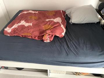 Ikea bed (200-170cm) beschikbaar voor biedingen