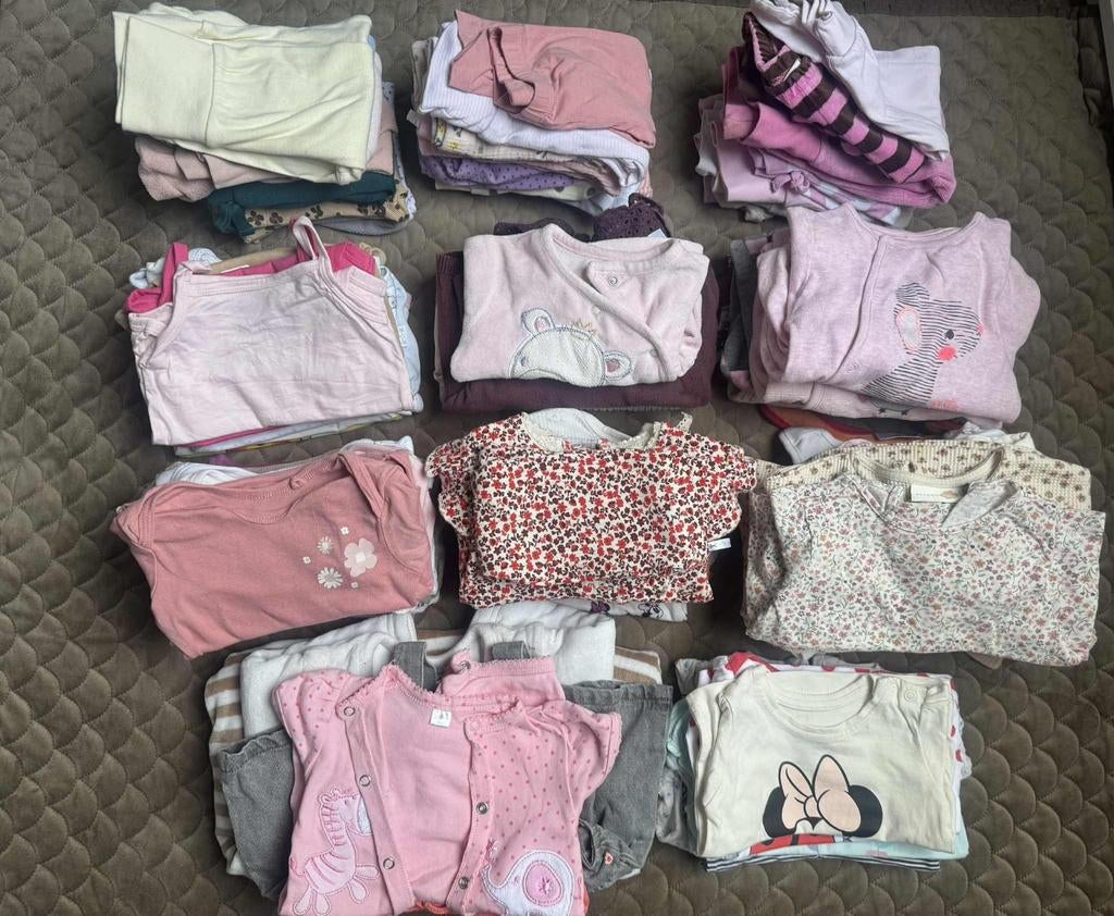 Paquet de vêtements pour filles taille 68, Enfants & Bébés, Vêtements de bébé | Packs de vêtements pour bébés, Taille 68, Enlèvement