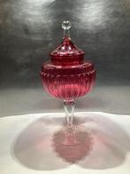 078/ANNÉE. Bonbonnière en verre rouge Voneche, Enlèvement