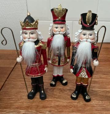 Set van 3 notenkrakers uit resine (22 cm) beschikbaar voor biedingen