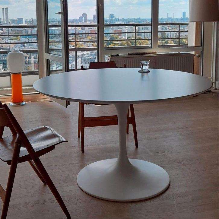 Uittrekbare tafels extensible table tulipe Eero Saarinen, Huis en Inrichting, Tafels | Eettafels, Zo goed als nieuw, Rond, Glas