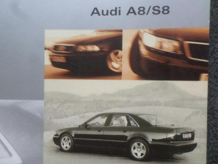 1997 Audi A8 & S8 map - 2 Brochures, Boeken, Auto's | Folders en Tijdschriften, Audi, Ophalen of Verzenden