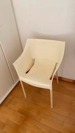 Crème kleurige design stoel met armleuning, Huis en Inrichting, Kunststof, Gebruikt, Ophalen of Verzenden, Wit