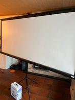 Projectiescherm met projector, Ophalen, Zo goed als nieuw