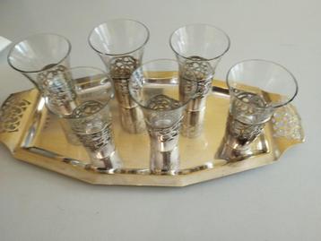 Zeer oude drankglazen beschikbaar voor biedingen