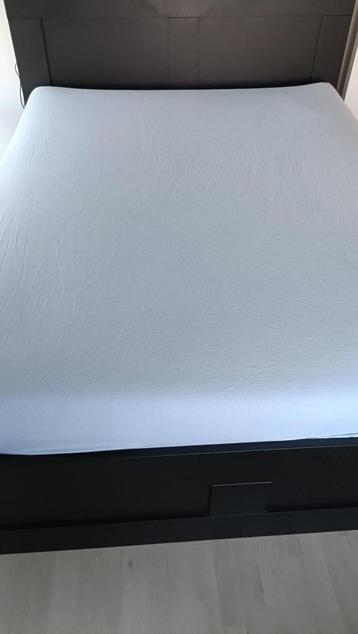 Hoeslakens 2 persoonsbed ( matras 140-160 cm) blauw of groen beschikbaar voor biedingen