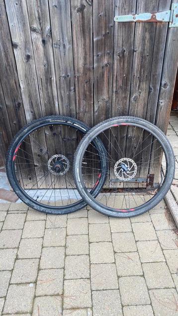 Wielen voor mtb 29” met goede banden beschikbaar voor biedingen