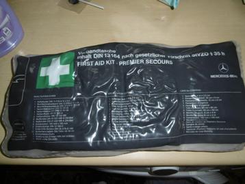 Ancienne boîte/sac de premiers secours Mercedes W124, jamais disponible aux enchères