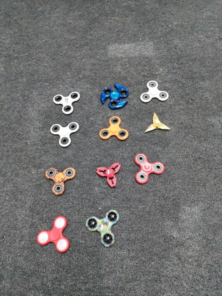 Set van 11 fidget spinners – goede staat, Handtassen en Accessoires, Kindersieraden, Gebruikt, Ophalen of Verzenden