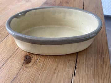 Terracotta schaal geel/groen beschikbaar voor biedingen