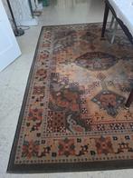 Mooi tapijt,afmeting:2m op 2m80 kleur:d'groen,beige tinten., Ophalen