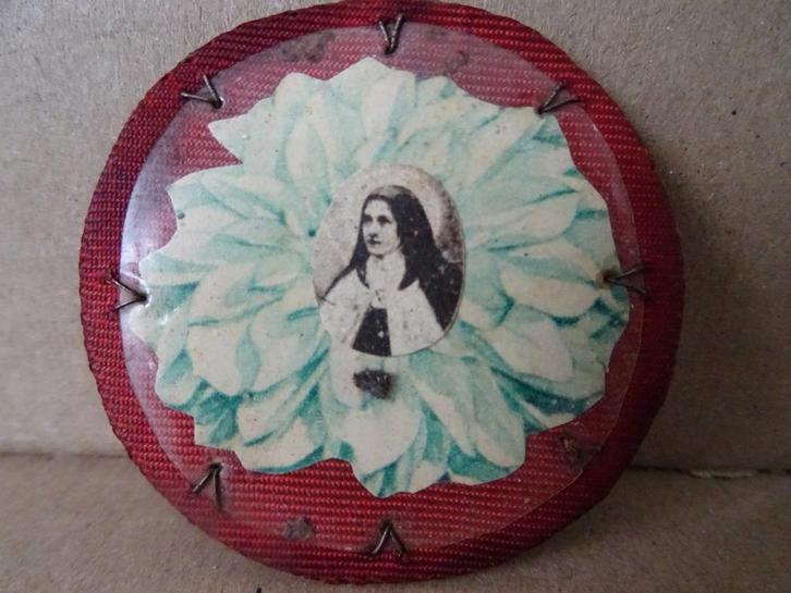 Antiek relikwie Theresia Heilige Theresia van Lisieux 5cm, Antiek en Kunst, Antiek | Religieuze voorwerpen, Ophalen of Verzenden