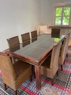 Massief houten tafel met 8 Rotan stoelen, Huis en Inrichting, Tafels | Eettafels, Ophalen, Teakhout, 200 cm of meer, 50 tot 100 cm