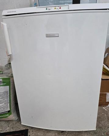 Tafeldiepvries electrolux energy saver beschikbaar voor biedingen