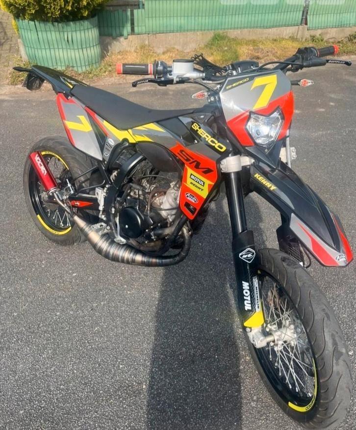 2021 Sherco SMRS 50 smrs50 factory RED ONE 50cc b klasse, Fietsen en Brommers, Brommers | Derbi, Ophalen
