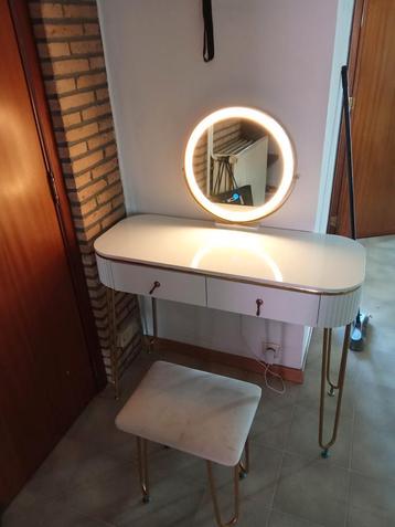 Make up tafel beschikbaar voor biedingen