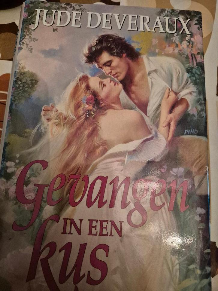 Jude Deveraux - 2 romans, Livres, Romans, Utilisé, Enlèvement ou Envoi