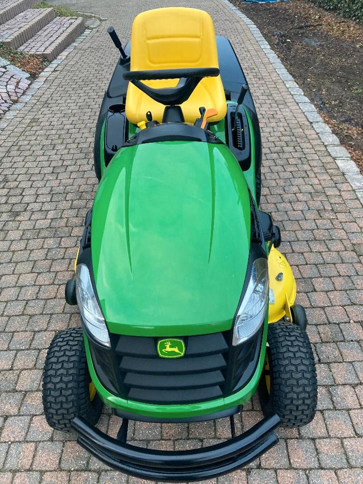 Zitmaaier John Deere X155R, Tuin en Terras, Zitmaaiers, Zo goed als nieuw, 90 tot 120 cm, Elektrische starter, Opvangzak, Opvangbak