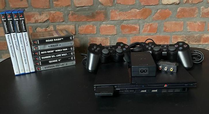 PS2 Slim (zwart) met 10 games, Games en Spelcomputers, Spelcomputers | Sony PlayStation 2, Gebruikt, Slim, Zwart, Met 2 controllers