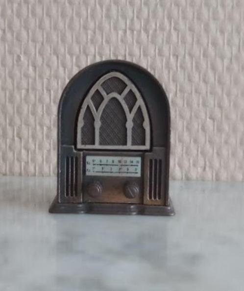 Play Me puntenslijper radio 974 Miniatuur, Verzamelen, Retro, Overige typen, Ophalen of Verzenden