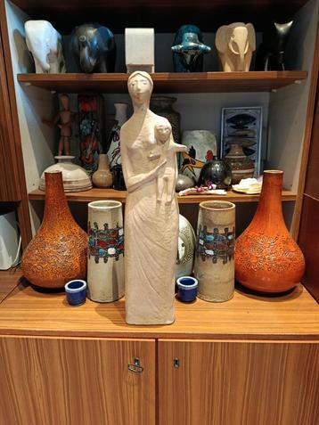 moeder met kind - Amphora beschikbaar voor biedingen