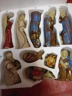 Crèche en faïence émaillée