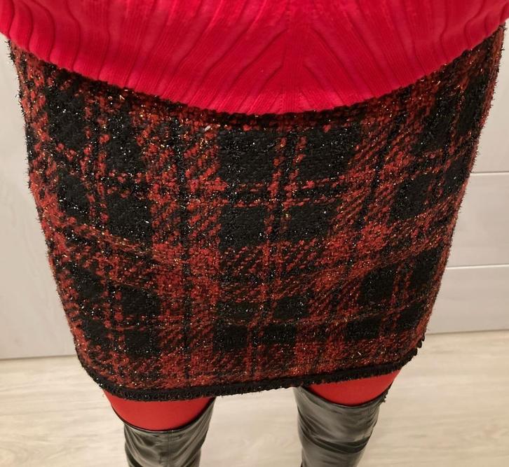 Winterminirok maat 40 Privé, Kleding | Dames, Rokken, Zo goed als nieuw, Maat 38/40 (M), Rood, Boven de knie, Verzenden