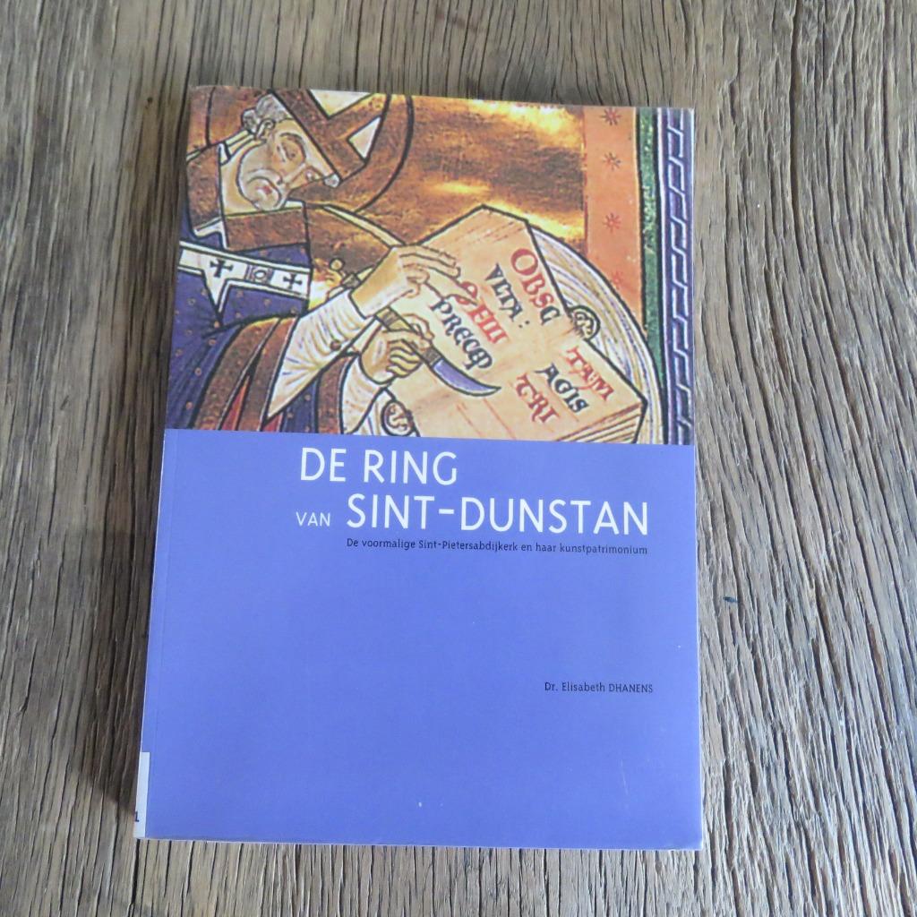 de ring van Sint-Dunstan Dr. Elisabeth Dhanens, Boeken, Kunst en Cultuur | Beeldend, Ophalen of Verzenden