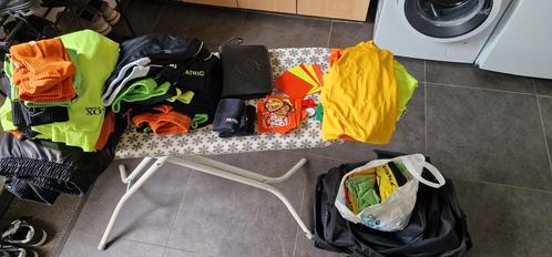 assortiment sport- en scheidsrechterskledij / accessoires, Verzamelen, Sportartikelen en Voetbal, Ophalen