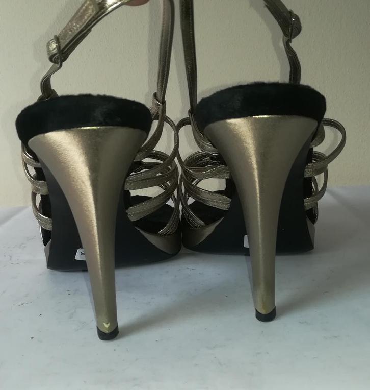 647B* SERGIO ROSSI sandales luxe tout cuir (p 40), Vêtements | Femmes, Chaussures, Porté, Chaussures à haut talons, Autres couleurs