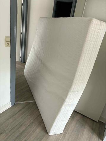 Matras met memory foam/koudschuim beschikbaar voor biedingen