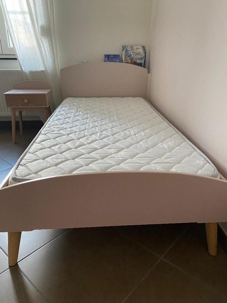 Vertbaudet Kinderbed + Nachtkastje, Enfants & Bébés, Chambre d'enfant | Lits, Comme neuf, 180 cm ou plus, 85 à 100 cm, Sommier à lattes
