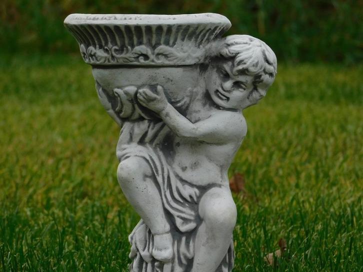 Paar Engel Beelden met Pot - 2 Stuks - Steen, Tuin en Terras, Tuinbeelden, Engelenbeeld, Steen, Ophalen of Verzenden