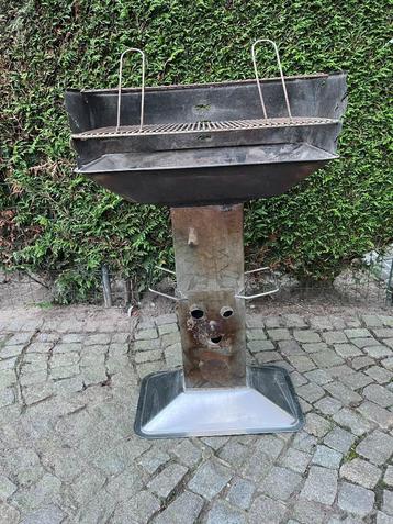 Houtskoolbarbecue Breventato beschikbaar voor biedingen