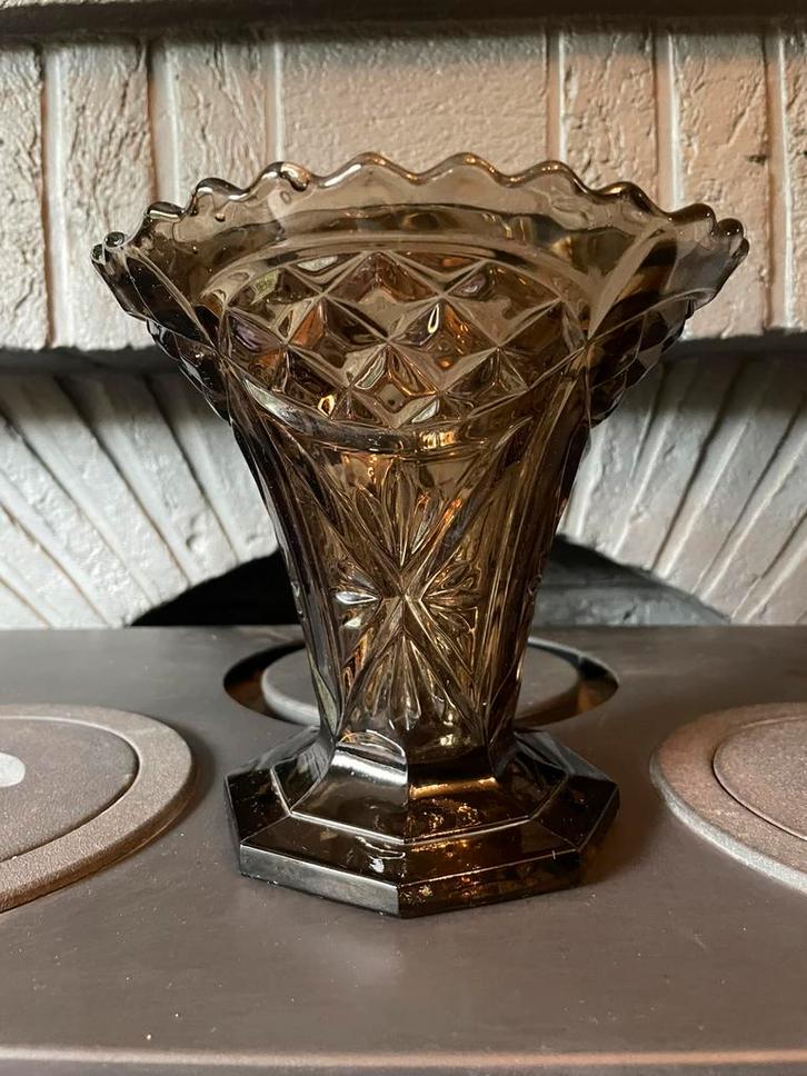 Art deco vaas van geperst glas Scailmont, Antiek en Kunst, Antiek | Glaswerk en Kristal, Ophalen