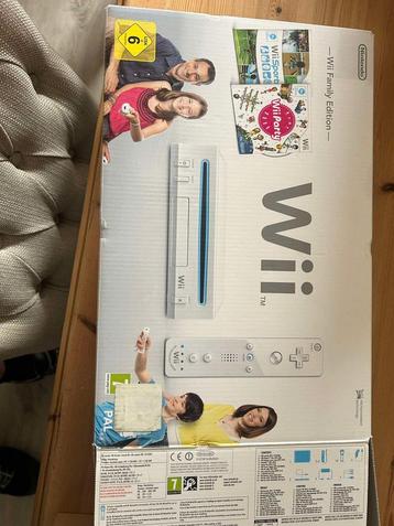 Wii console + 6 spelletjes beschikbaar voor biedingen