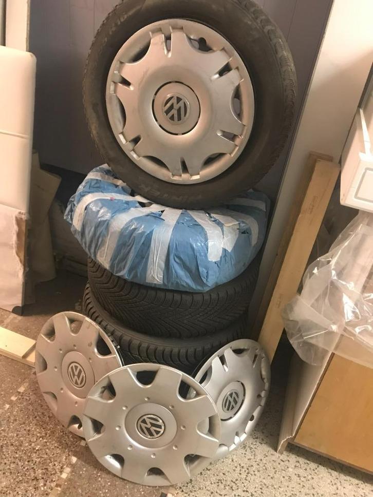 Set van 5 Volkswagen-wielen in goede staat — slechts 150€, Auto-onderdelen, Banden en Velgen, Banden en Velgen, All Season, 16 inch