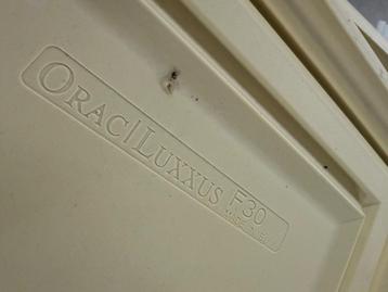 Mouluren, Rosaces en plinten beschikbaar voor biedingen