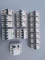 Lot zekeringen en 1 verliesstroomschakelaar, Ophalen, Zo goed als nieuw