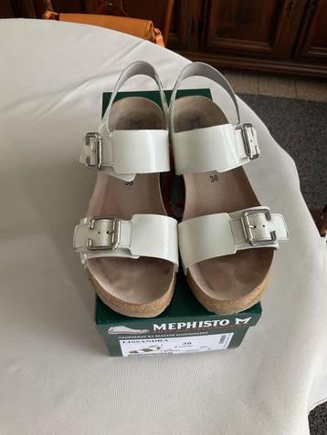 Sandalen van het merk MEPHISTO, model LISSANDRA, P. 38, zeer beschikbaar voor biedingen