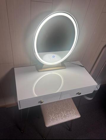 Luxe make up tafel met verlichting  beschikbaar voor biedingen