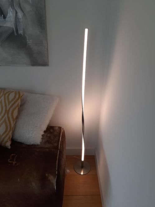 Ledstaanlamp, Huis en Inrichting, Lampen | Vloerlampen, Zo goed als nieuw, 100 tot 150 cm, Kunststof, Metaal, Ophalen
