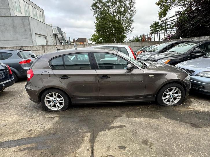 Export Auto onderdelen polo BMW  KiA, Auto's, BMW, Bedrijf, Te koop, 1 Reeks, Benzine, Euro 4, 5 deurs, Handgeschakeld, Zwart