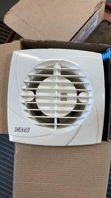 Ventilator badkamer beschikbaar voor biedingen